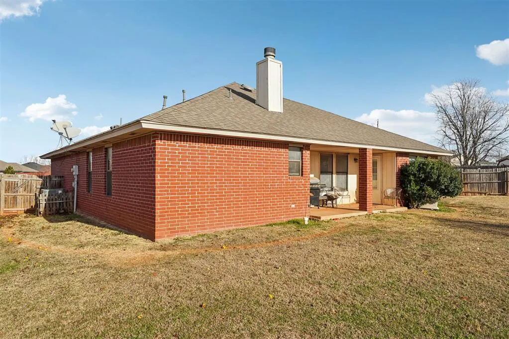 Photo 18 — 304 Cherokee Court, Blanchard, OK 73010