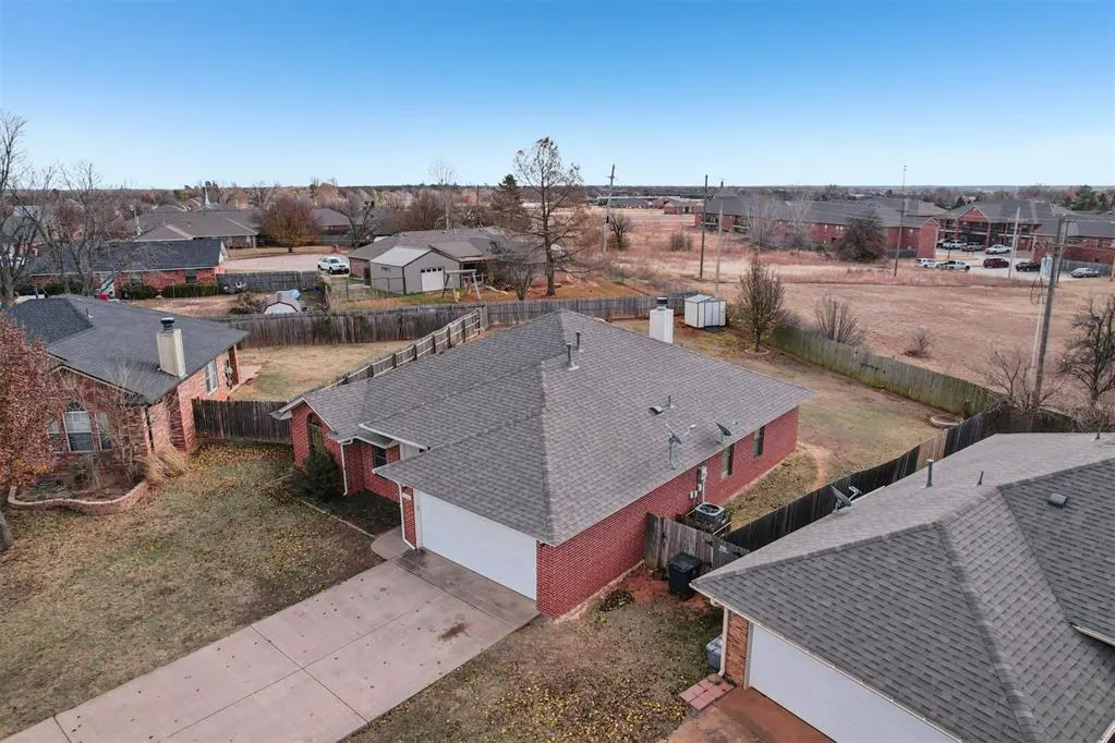 Photo 22 — 304 Cherokee Court, Blanchard, OK 73010