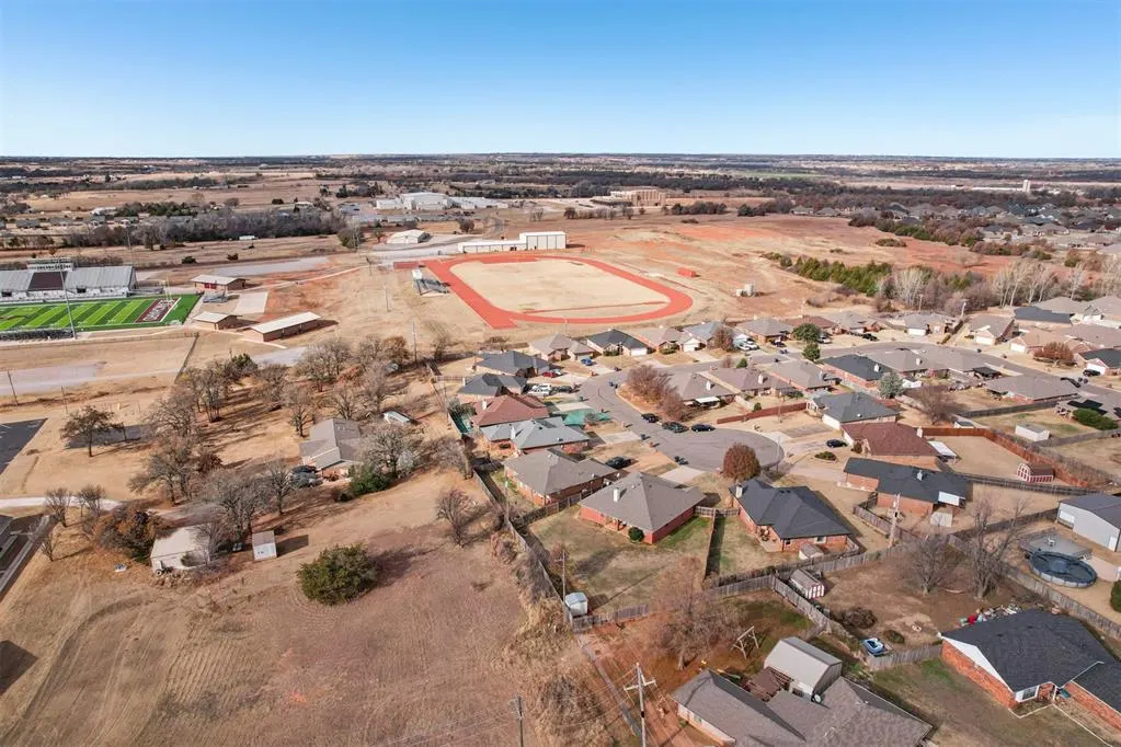 Photo 24 — 304 Cherokee Court, Blanchard, OK 73010