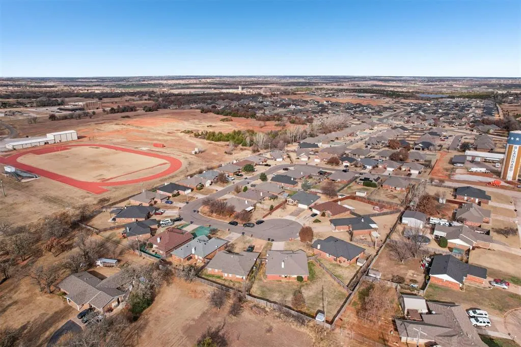 Photo 25 — 304 Cherokee Court, Blanchard, OK 73010