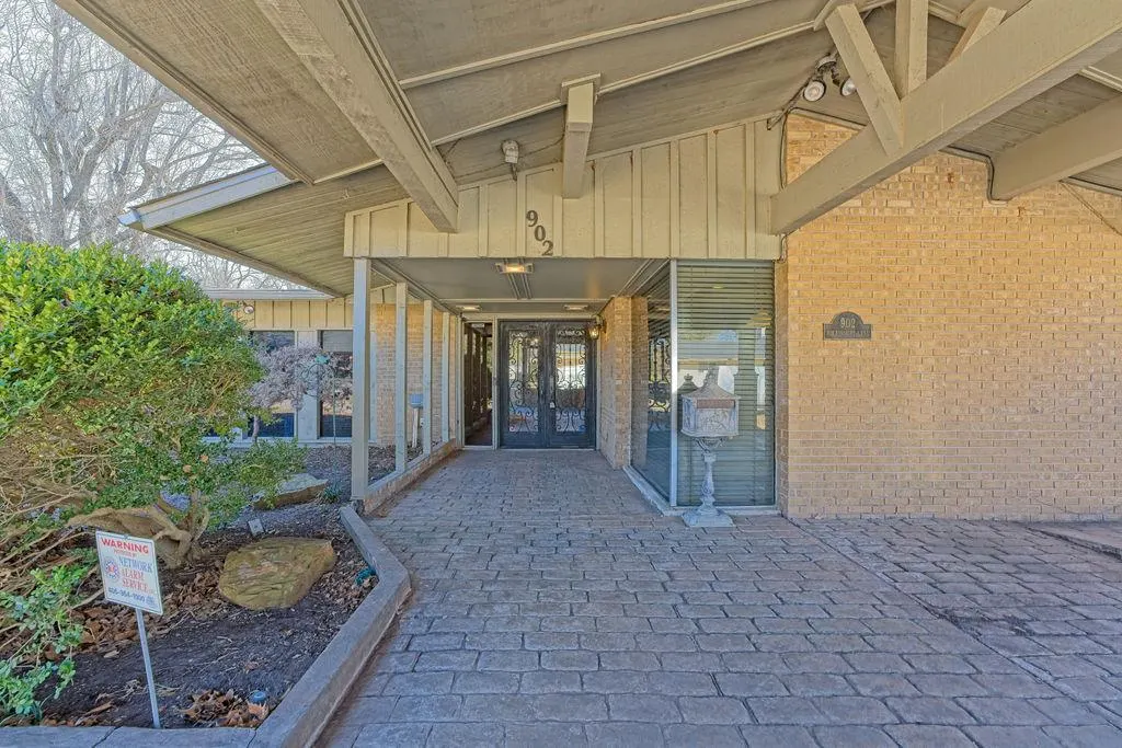 Photo 2 — 902 Mockingbird Lane, Norman, OK 73071