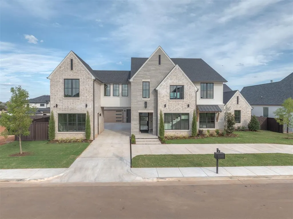 Photo 2 — 14700 Chamberry Drive, Oklahoma City, OK 73142
