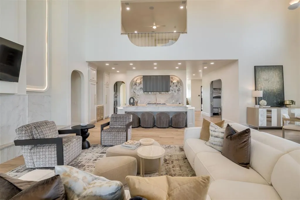 Photo 11 — 14700 Chamberry Drive, Oklahoma City, OK 73142