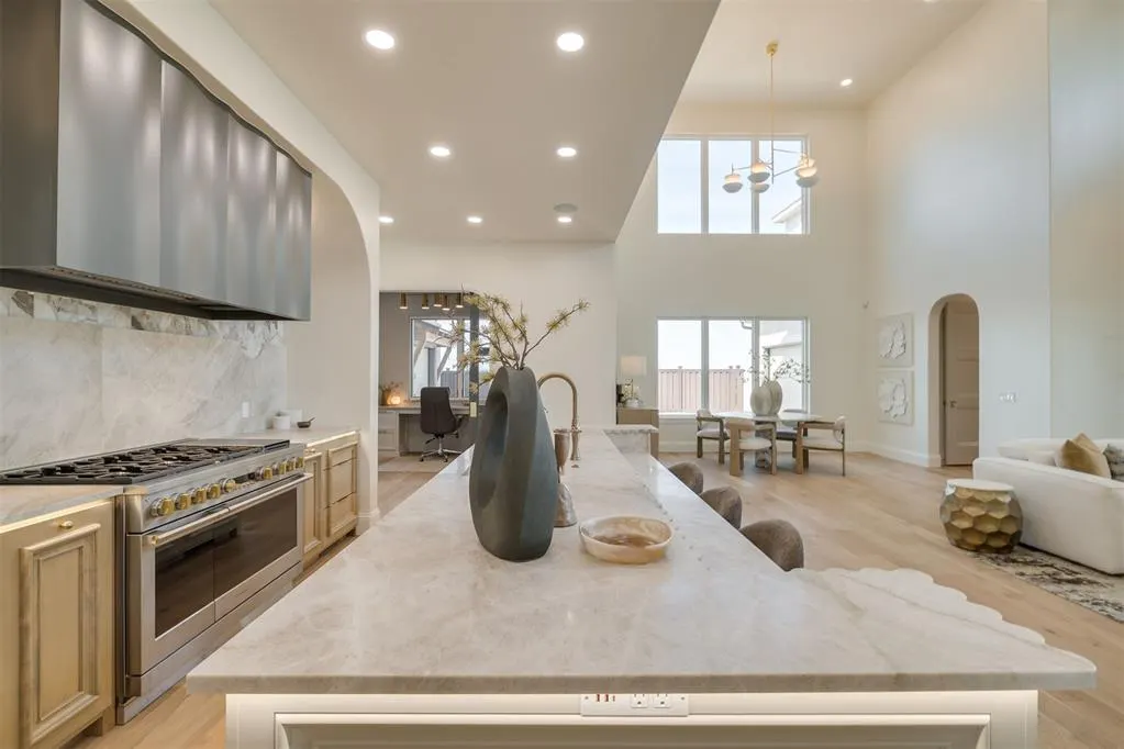 Photo 13 — 14700 Chamberry Drive, Oklahoma City, OK 73142