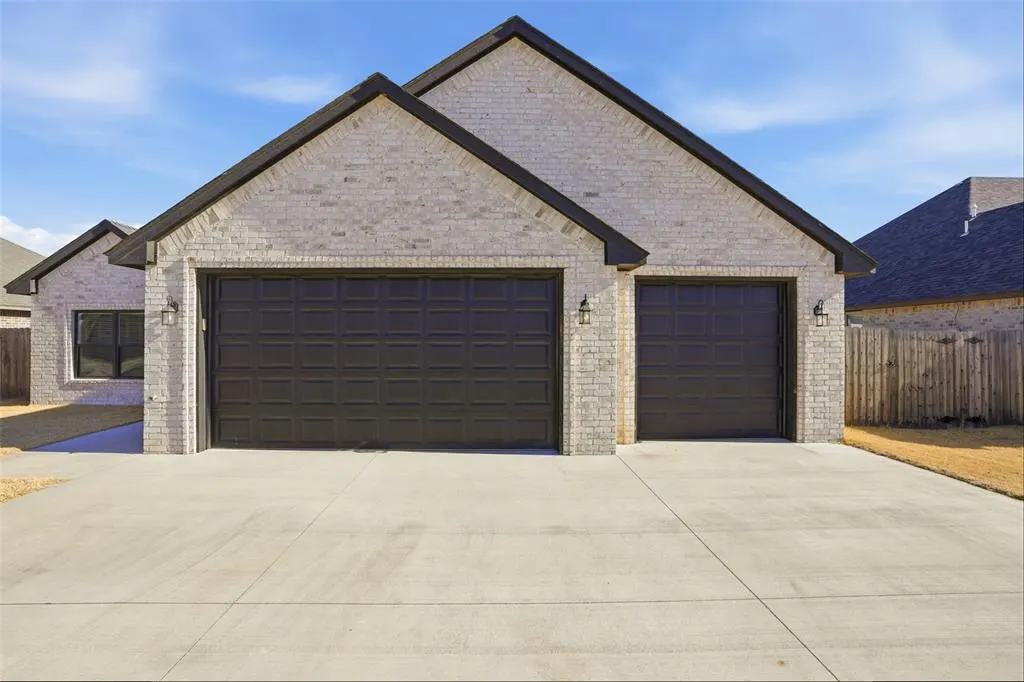 Photo 5 — 3312 Continental Court, Altus, OK 73521