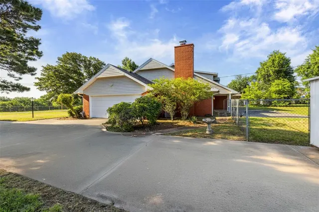 Photo 3 — 3306 N Oklahoma, Shawnee, OK 74804