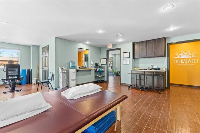 Photo 8 — 424 N State Street, Weatherford, OK 73096