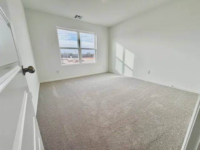 Photo 4 — 513 Hillsboro Drive, Noble, OK 73068