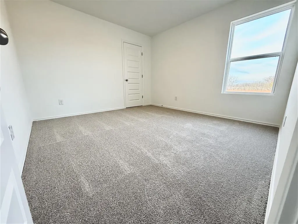 Photo 5 — 513 Hillsboro Drive, Noble, OK 73068