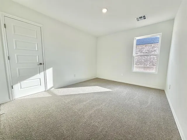 Photo 7 — 513 Hillsboro Drive, Noble, OK 73068