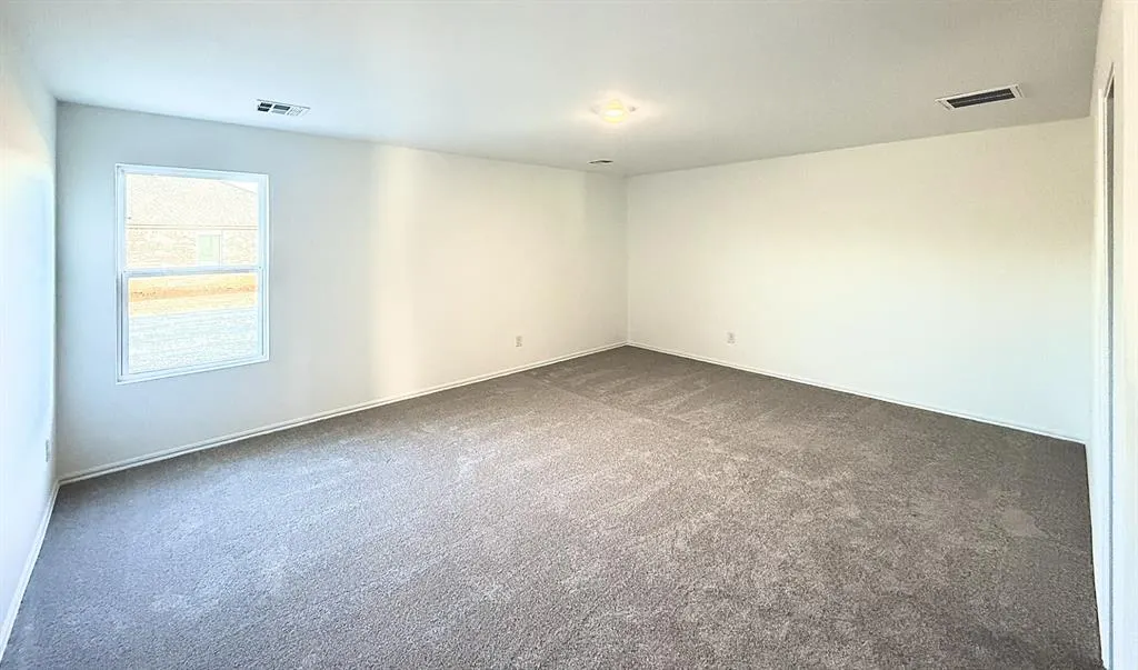 Photo 8 — 513 Hillsboro Drive, Noble, OK 73068
