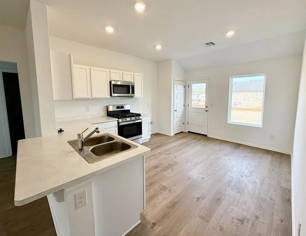 Photo 9 — 513 Hillsboro Drive, Noble, OK 73068