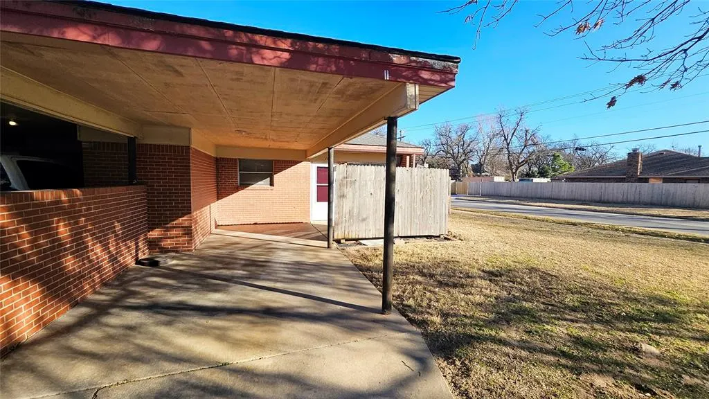 Front exterior — 6601 NW 30th Terrace 11, Bethany, OK 73008