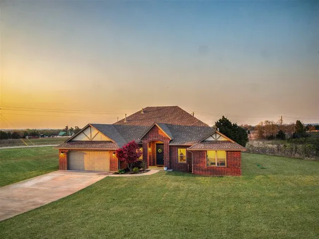 Photo 4 — 1451 Lookout Circle, Edmond, OK 73025