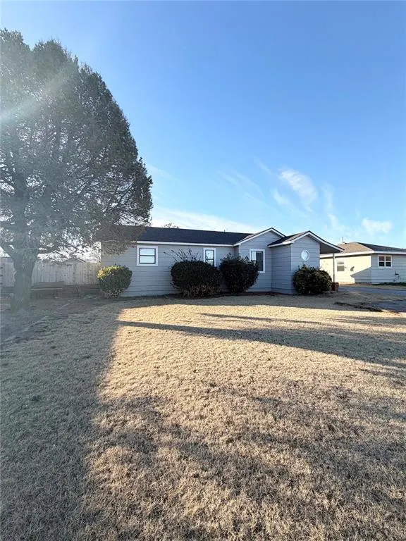 Front exterior — 812 E North Boundary Street, Sentinel, OK 73664