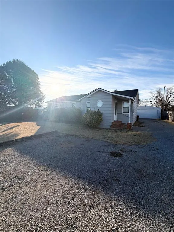 Photo 2 — 812 E North Boundary Street, Sentinel, OK 73664