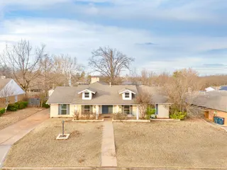 Sold home at 404 E Franklin Avenue