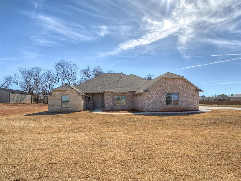 Photo 3 — 10200 Hamilton Drive, Oklahoma City, OK 73169