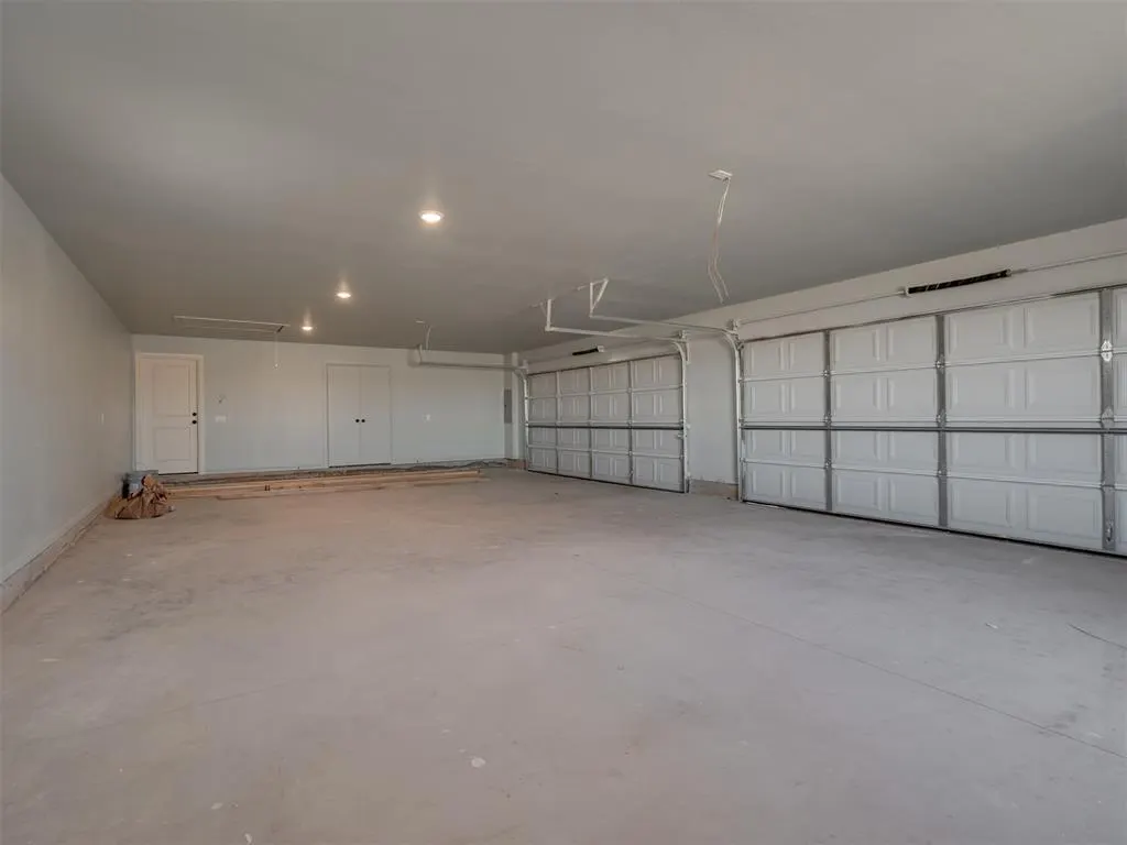Photo 33 — 10200 Hamilton Drive, Oklahoma City, OK 73169