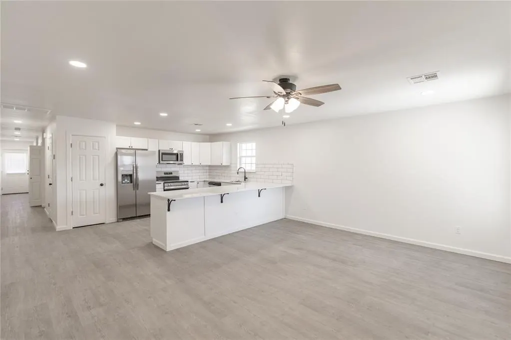 Photo 3 — 785 NE 4th Street, Newcastle, OK 73065