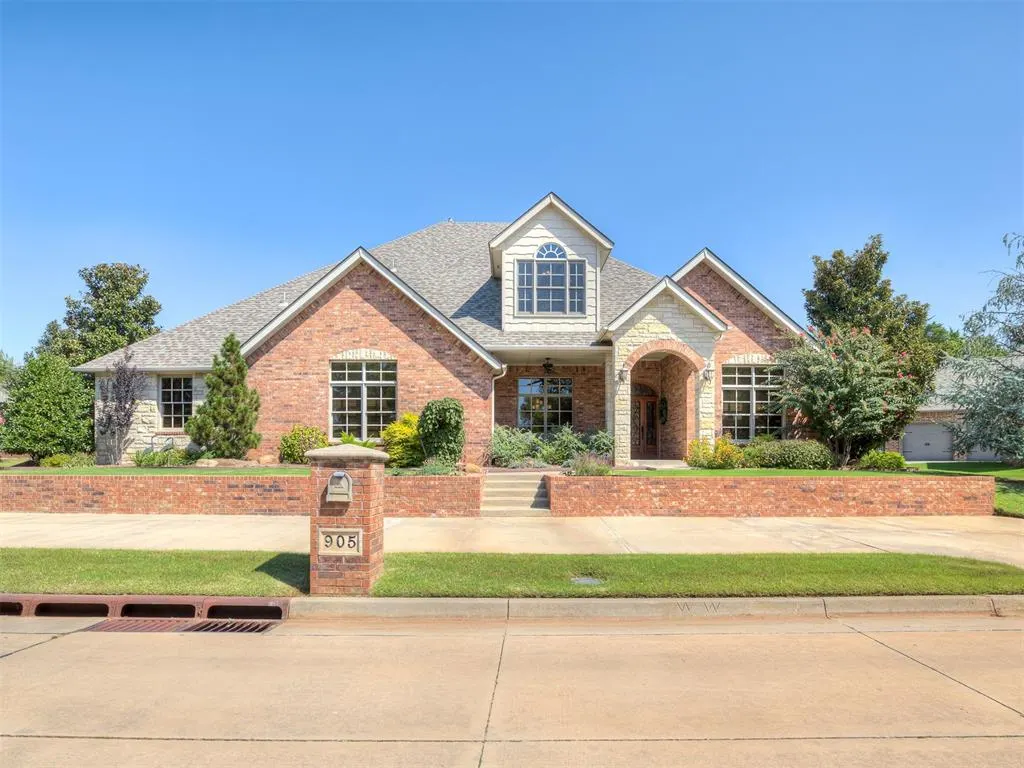 Front exterior — 905 Stone Creek Boulevard, Yukon, OK 73099