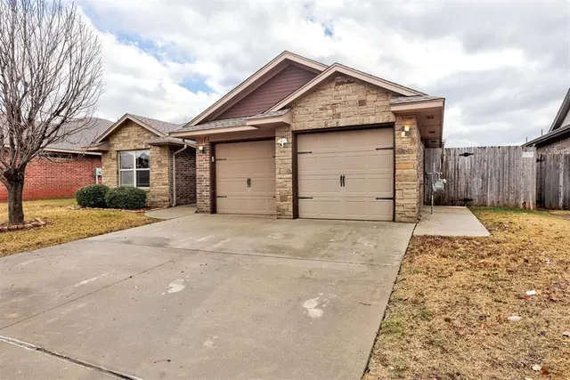 Photo 3 — 8424 NW 142nd Street, Oklahoma City, OK 73142