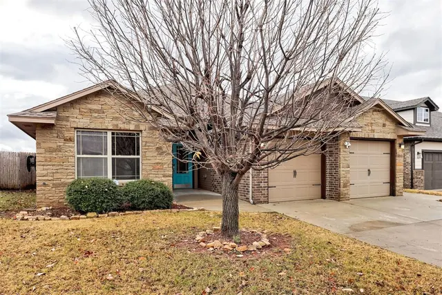 Photo 4 — 8424 NW 142nd Street, Oklahoma City, OK 73142