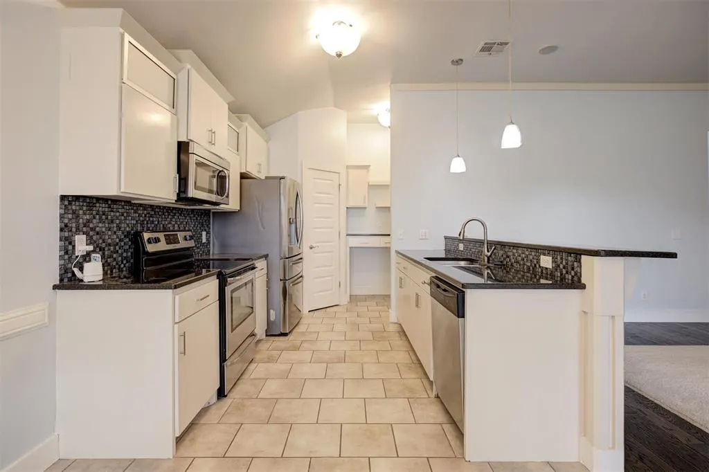 Photo 13 — 8424 NW 142nd Street, Oklahoma City, OK 73142