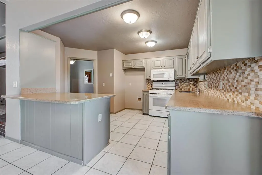 Photo 16 — 9920 S Drexel Avenue, Oklahoma City, OK 73159