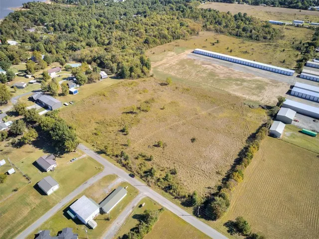Photo 2 — 2 Hamilton Road, Eufaula, OK 74432