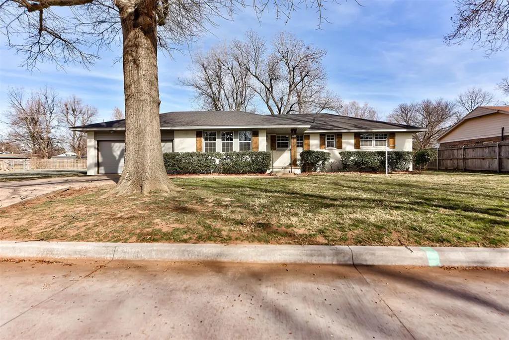 Photo 2 — 1627 Cruce Street, Norman, OK 73069