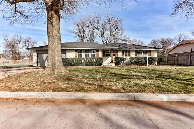 Photo 2 — 1627 Cruce Street, Norman, OK 73069
