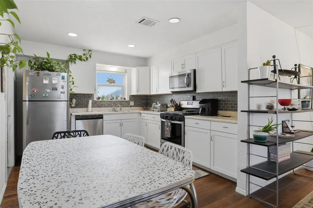 Photo 5 — 516 N Fordson Drive, Oklahoma City, OK 73127