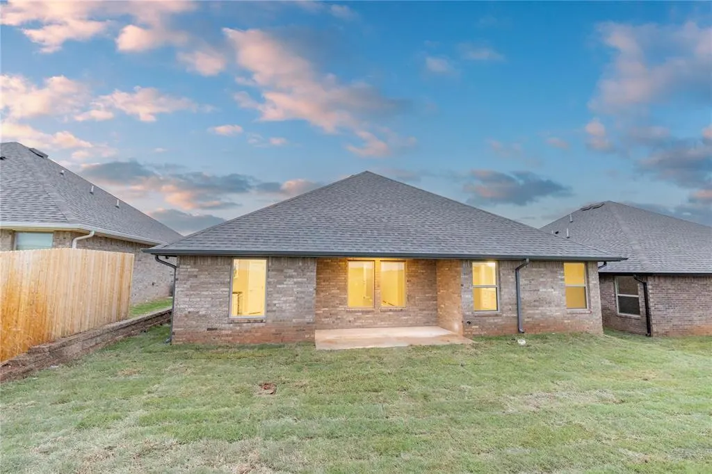 Photo 26 — 2220 NW 170th Street, Edmond, OK 73012