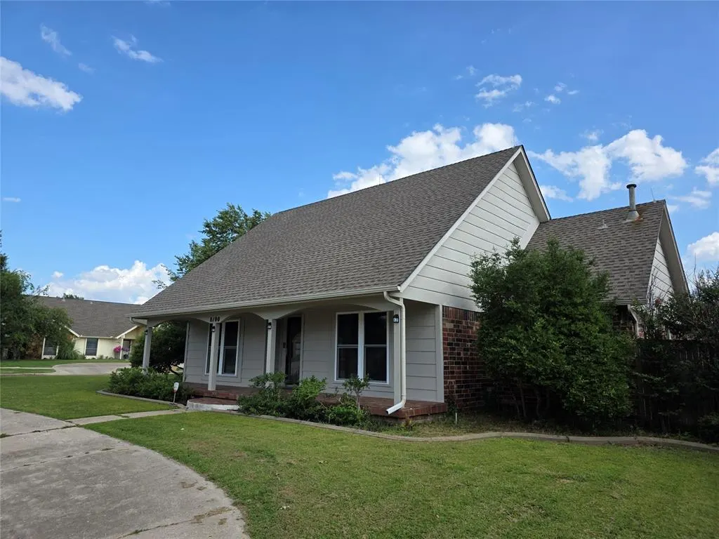 Photo 3 — 8100 N Bridgeport Lane, Bethany, OK 73008