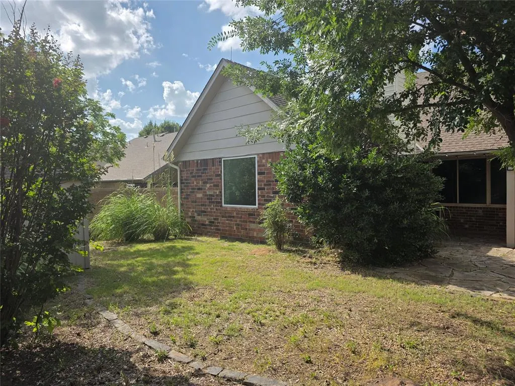 Photo 7 — 8100 N Bridgeport Lane, Bethany, OK 73008