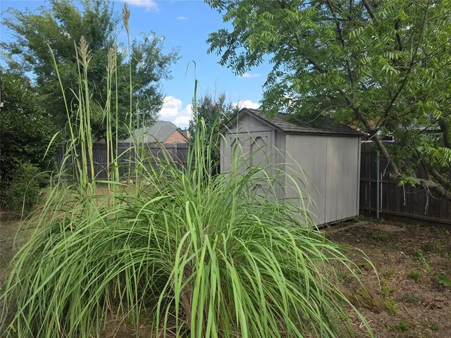Photo 8 — 8100 N Bridgeport Lane, Bethany, OK 73008