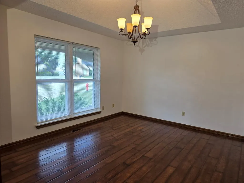 Photo 10 — 8100 N Bridgeport Lane, Bethany, OK 73008