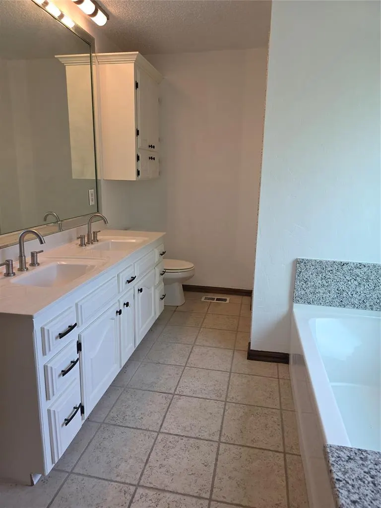 Photo 28 — 8100 N Bridgeport Lane, Bethany, OK 73008