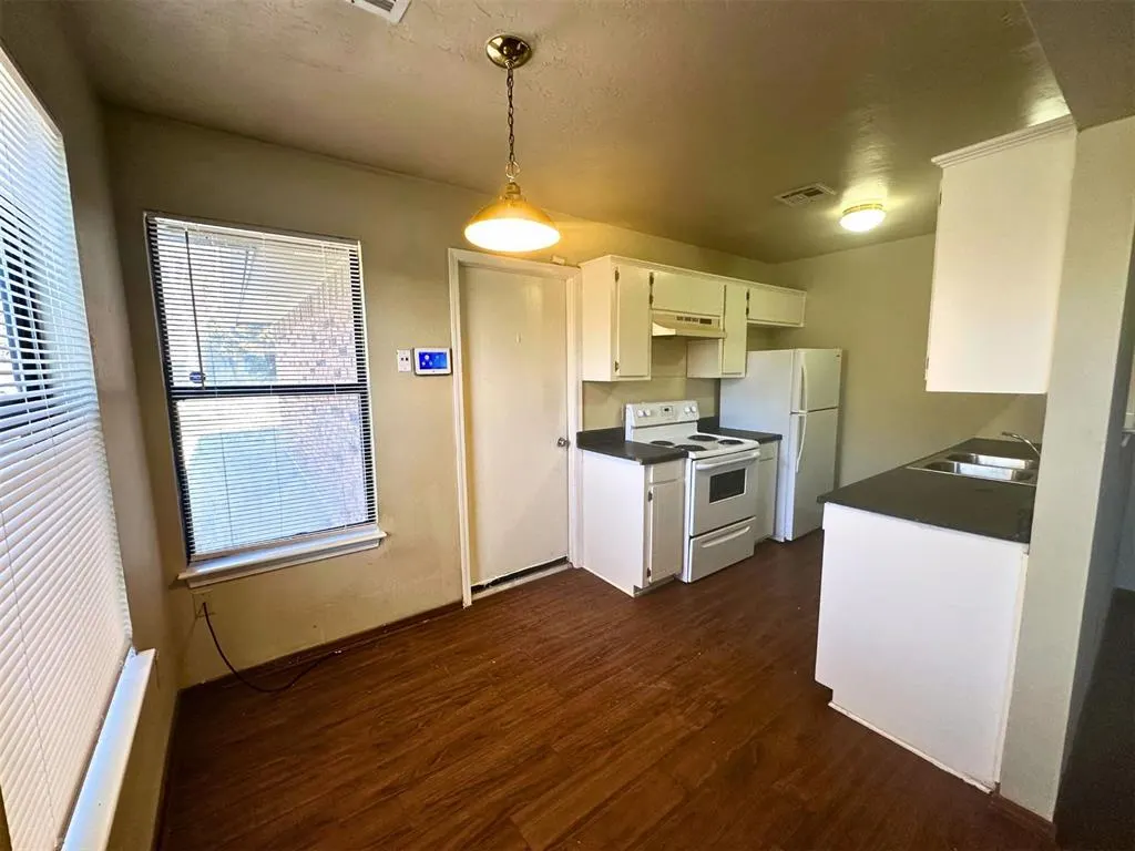 Photo 15 — 910 NW Dearborn Avenue B, Lawton, OK 73507