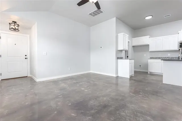 Photo 3 — 2326 SW 90 Place, Oklahoma City, OK 73159