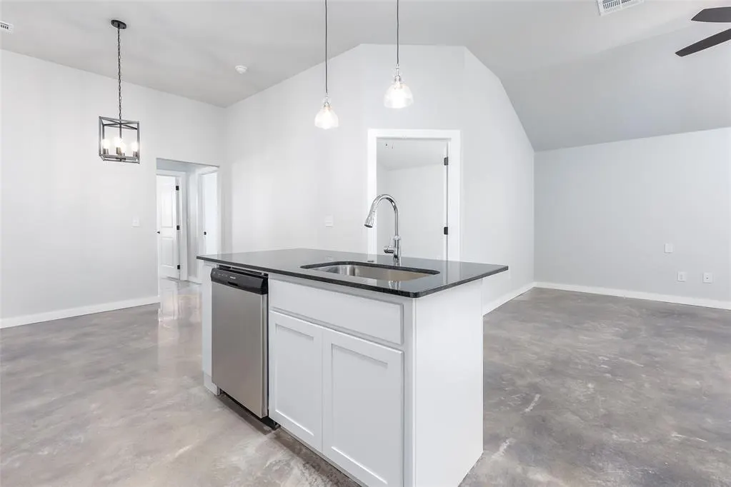 Photo 8 — 2326 SW 90 Place, Oklahoma City, OK 73159