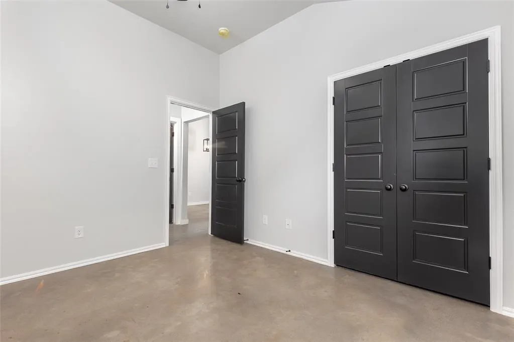 Photo 9 — 13328 Springcreek Drive, Oklahoma City, OK 73170