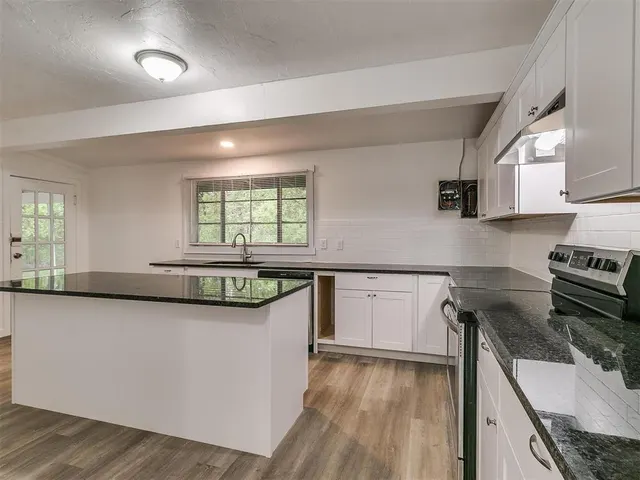 Photo 2 — 1601 W Harrison Avenue, Guthrie, OK 73044