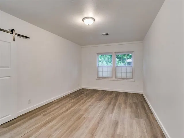 Photo 6 — 1601 W Harrison Avenue, Guthrie, OK 73044