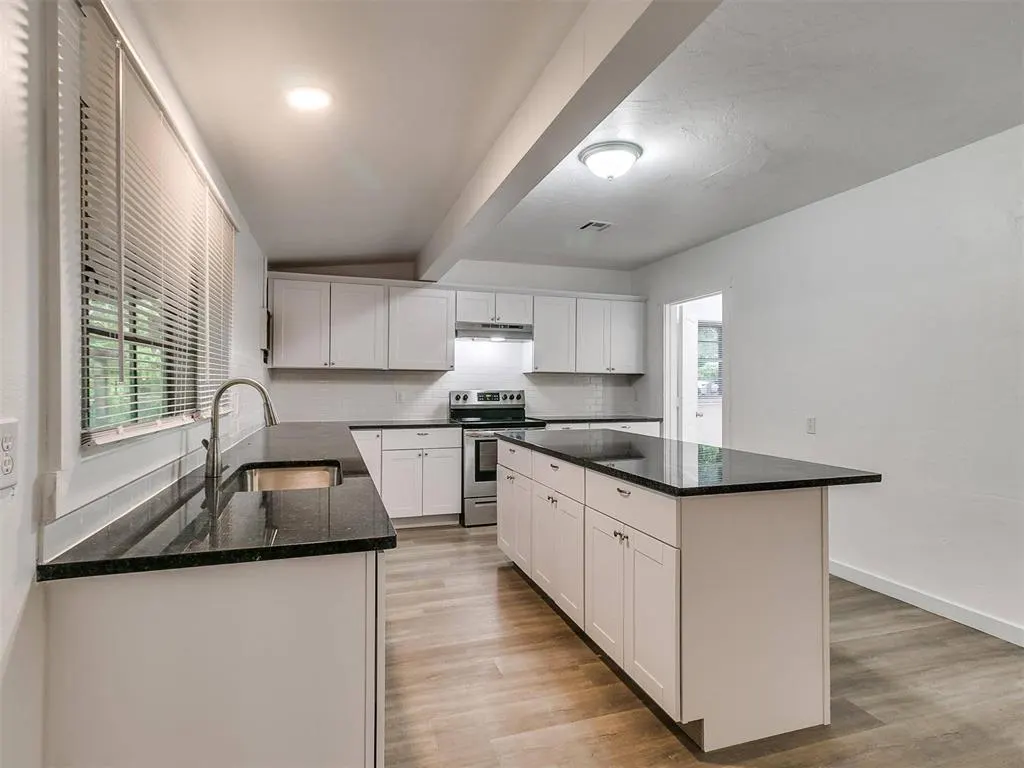 Photo 13 — 1601 W Harrison Avenue, Guthrie, OK 73044