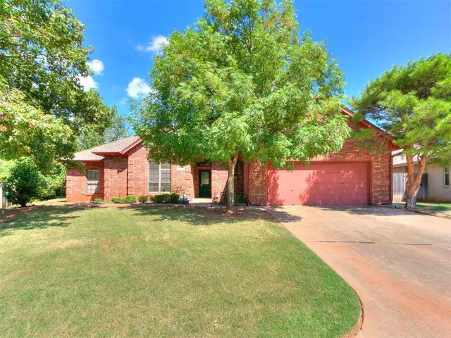 Photo 3 — 12212 Cantle Road, Oklahoma City, OK 73120
