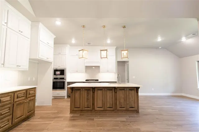 Photo 7 — 3121 Feather Drive, Yukon, OK 73099