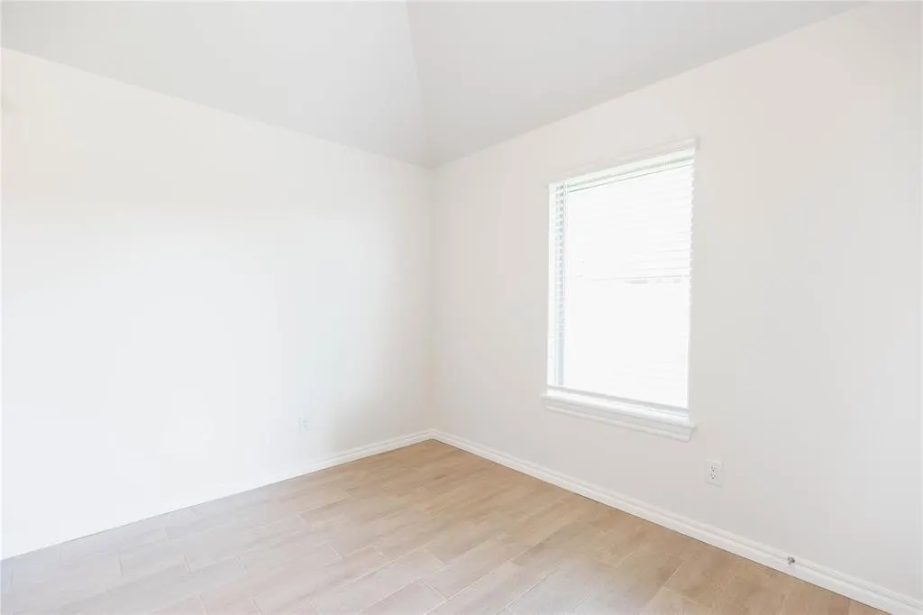 Photo 5 — 10333 SW 56th Street, Mustang, OK 73064