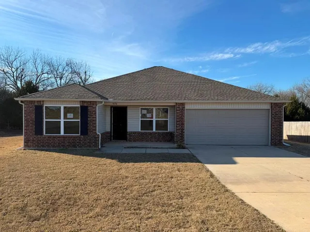 Front exterior — 5636 Bent Creek Road, Shawnee, OK 74804
